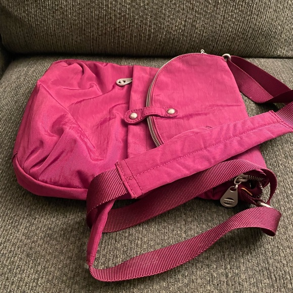 Baggallini Crossbody - Picture 3 of 8